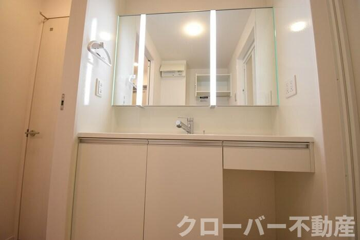 ドヌール・エスパース B棟の独立洗面台|洗髪洗面化粧台