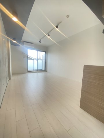 尼崎市塚口町２丁目のアパートの居間・リビング