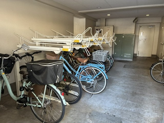 アルファホームズ西巣鴨の駐輪場