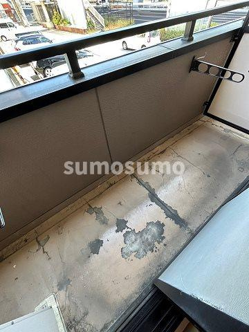 ココル プルミエ (旧 JPアパートメント尼崎Ⅲ)のバルコニー|外からの目が気にならないバルコニーで洗濯物が干せます