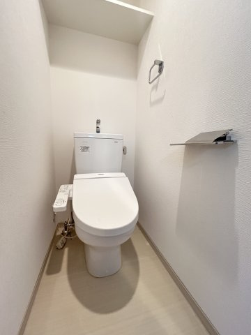 スプランディッドⅠのトイレ|落ち着いた色調のトイレです