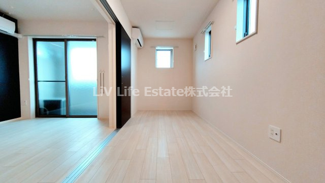 ヴィラ　アルブル　　　旧）東大泉６丁目マンション新築工事の洋室