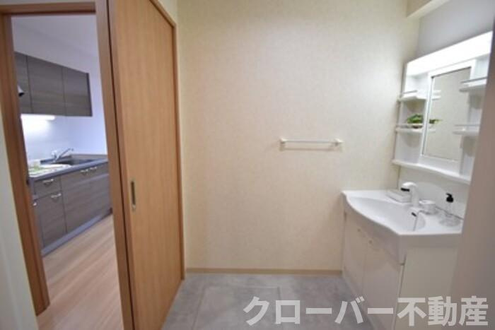 フォレスト林町の独立洗面台|洗面室