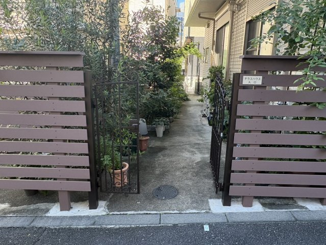 【エントランス】