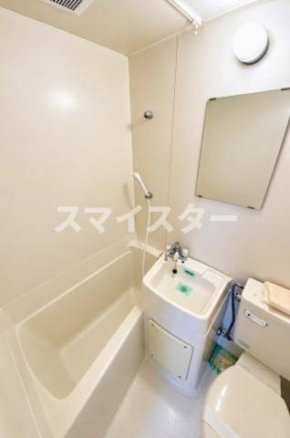 市川市相之川３丁目のアパートの浴室