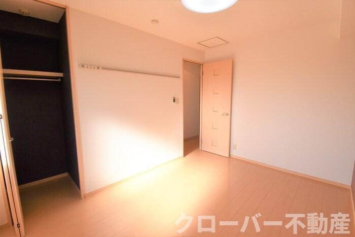 メゾンシャルム木太 B棟の洋室|南西洋室６帖