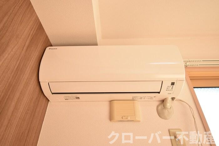 メゾンシャルム木太 B棟の洋室|エアコン（洋室）