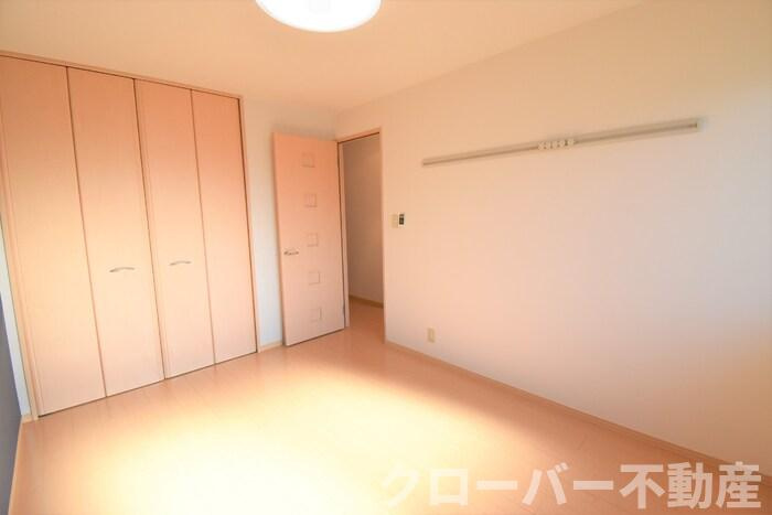 メゾンシャルム木太 B棟の洋室|北西洋室６帖