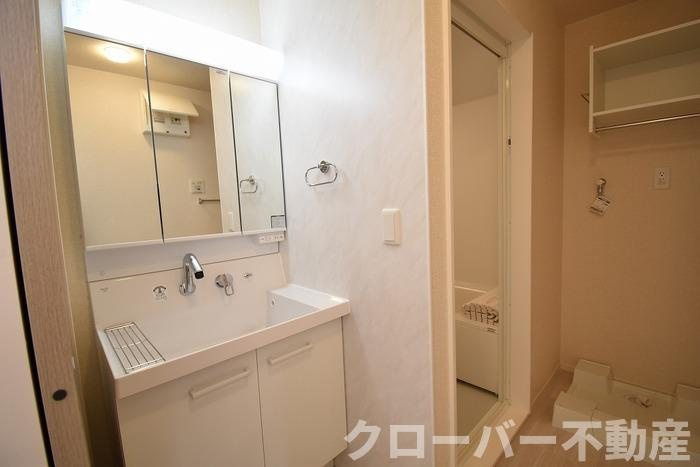 リリックガーデン B棟の独立洗面台|洗髪洗面化粧台