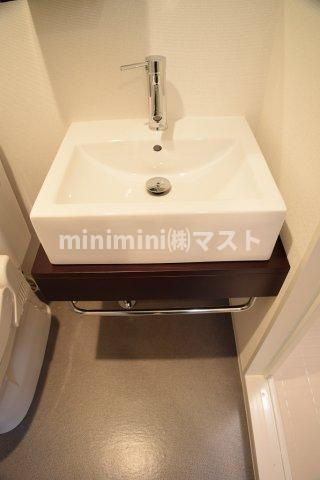 ラシュレエグゼ難波南の洗面所