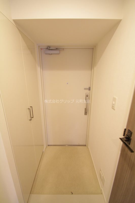 パークアクシス横濱関内スクエアの玄関