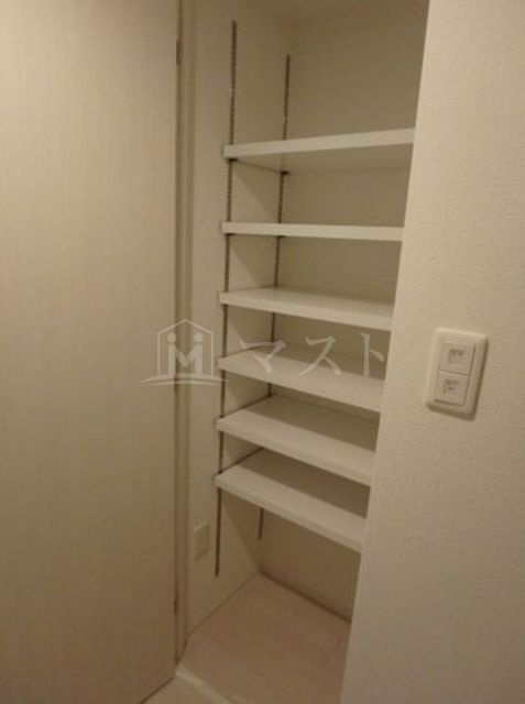 セレニテ福島カルムの収納|※別号室参考写真