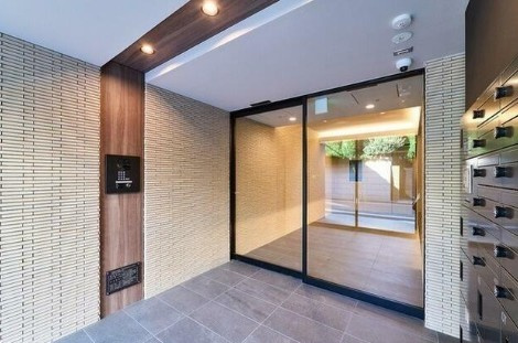 台東区谷中２丁目の賃貸マンションのエントランス