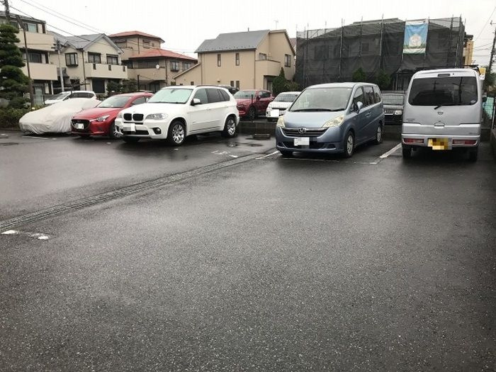 パティエール上本郷の駐車場