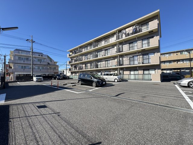 パティエール上本郷の駐車場