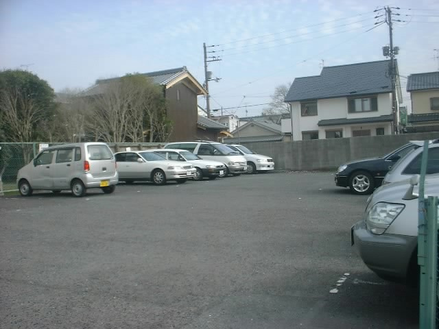 西浦モータープールの外観