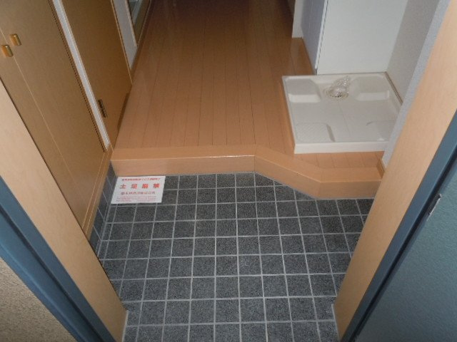 プラージュヒムロ（PLAGE HIMURO）の玄関