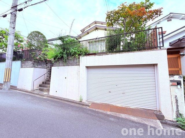 安岡寺町5丁目建物付き土地の前面道路含む現地写真|◆南向き間口につき陽当たり良好です！
◆第一種低層住居専用地域につき、落ち着いた住環境です！