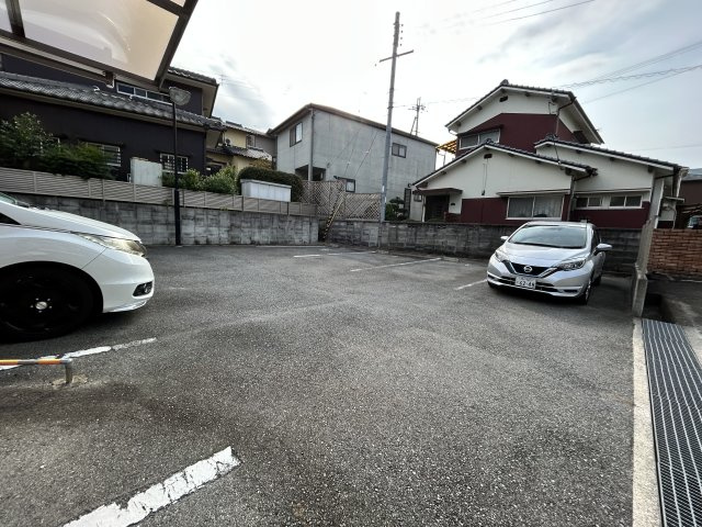 セジュール　ルシアンの駐車場