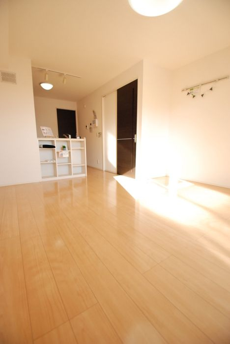 GARDEN HOUSE SHIMOAKAE　A棟の居間・リビング
