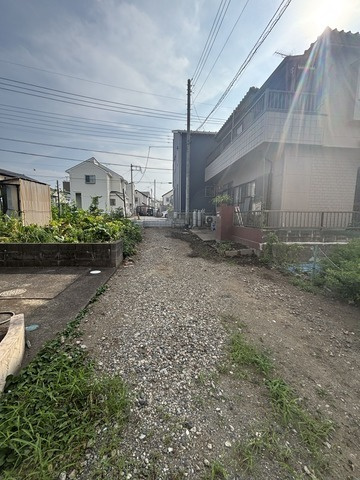 鶴ヶ島市上広谷　売地の前面道路含む現地写真