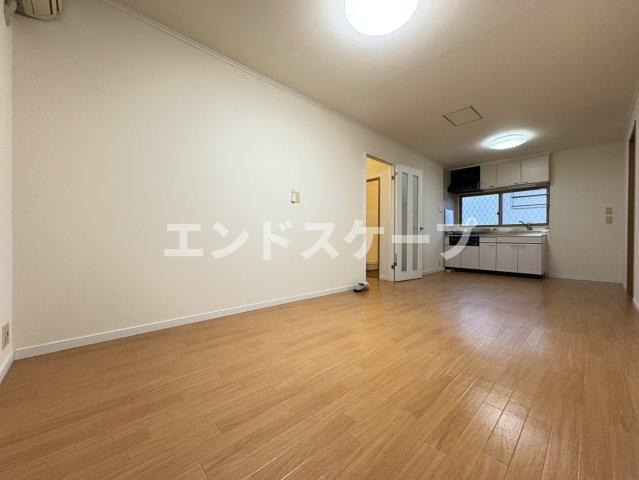 アトレイユAの居間・リビング|高崎、前橋のお部屋探しはエンドスケープまで！お客様の理想お聞かせ下さい♪