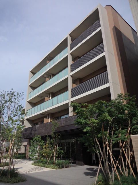 リビオ新宿ザ・レジデンスの外観