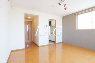 【居間・リビング】 | ルネス・フィエスタ | 洋室のお部屋です。