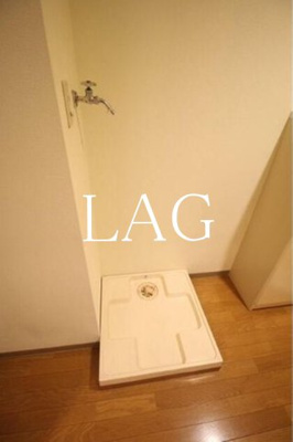 【設備】 | ファミール | 室内洗濯機置き場です。