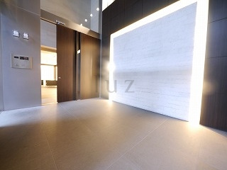 ズーム横浜スクエアのエントランス