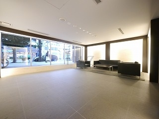 ズーム横浜スクエアのロビー