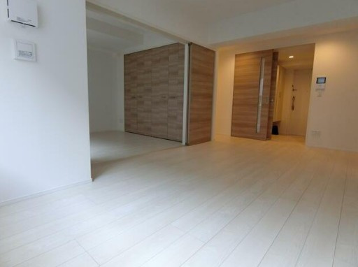 新宿区新小川町の賃貸マンションの居間・リビング