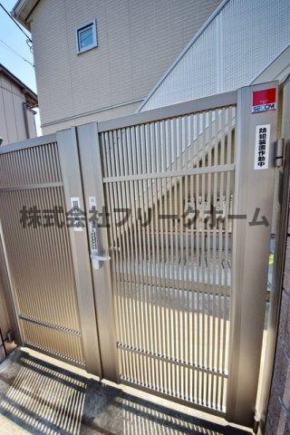 グランデュール武蔵野のエントランス