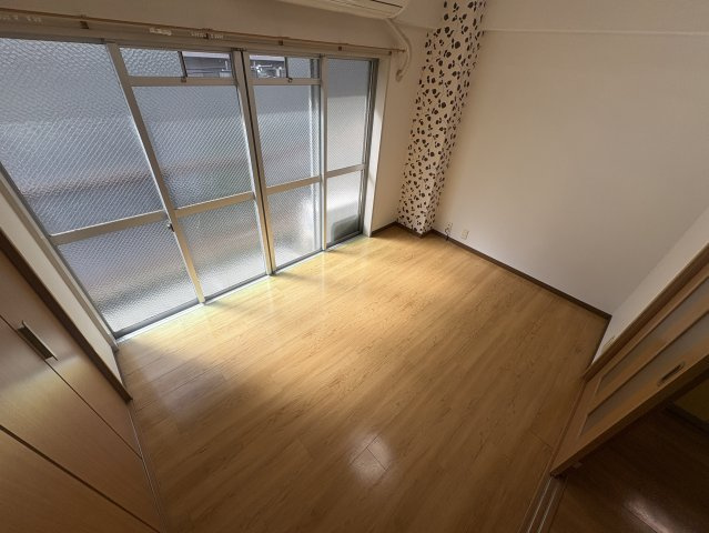 第二山本マンションの洋室