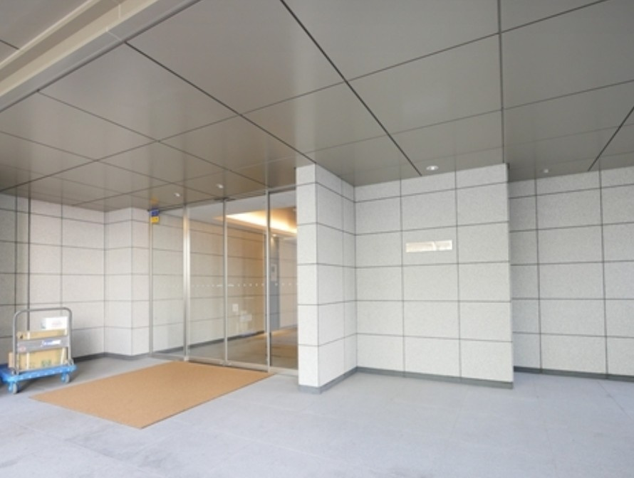 港区白金台５丁目の賃貸マンションのエントランス
