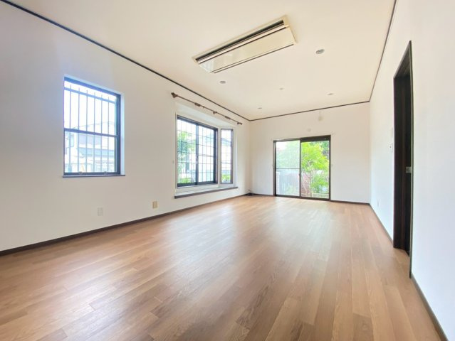 並木町一戸建貸家の居間・リビング