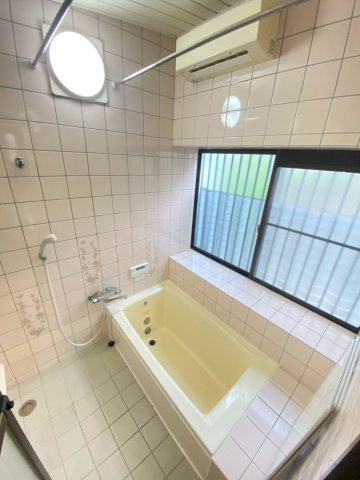 並木町一戸建貸家の浴室