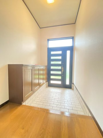 並木町一戸建貸家の玄関