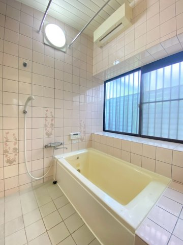 並木町一戸建貸家の浴室