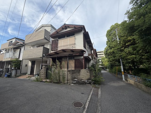 東園田町７丁目　古家付土地の前面道路含む現地写真