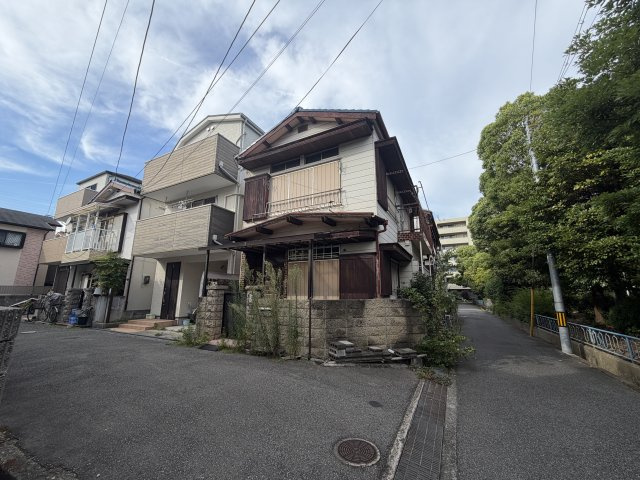 東園田町７丁目　古家付土地の前面道路含む現地写真