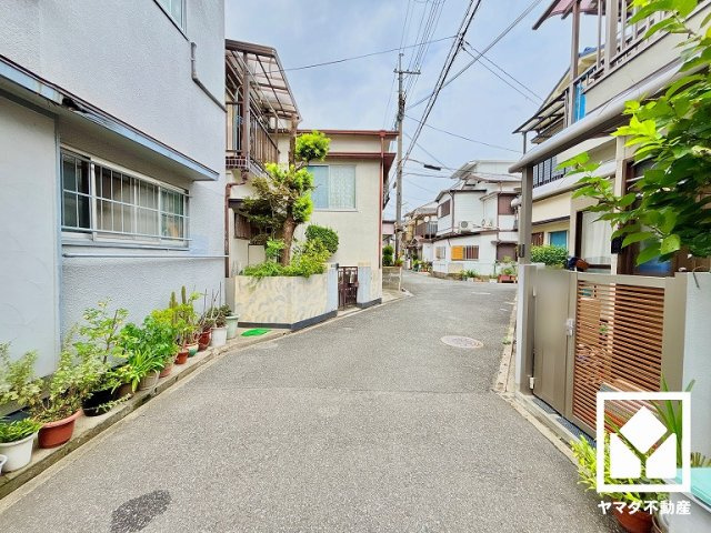 尼崎市猪名寺1丁目の前面道路含む現地写真
