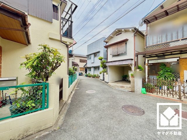 尼崎市猪名寺1丁目の前面道路含む現地写真