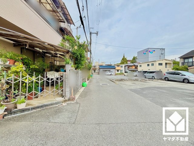 尼崎市猪名寺1丁目の前面道路含む現地写真