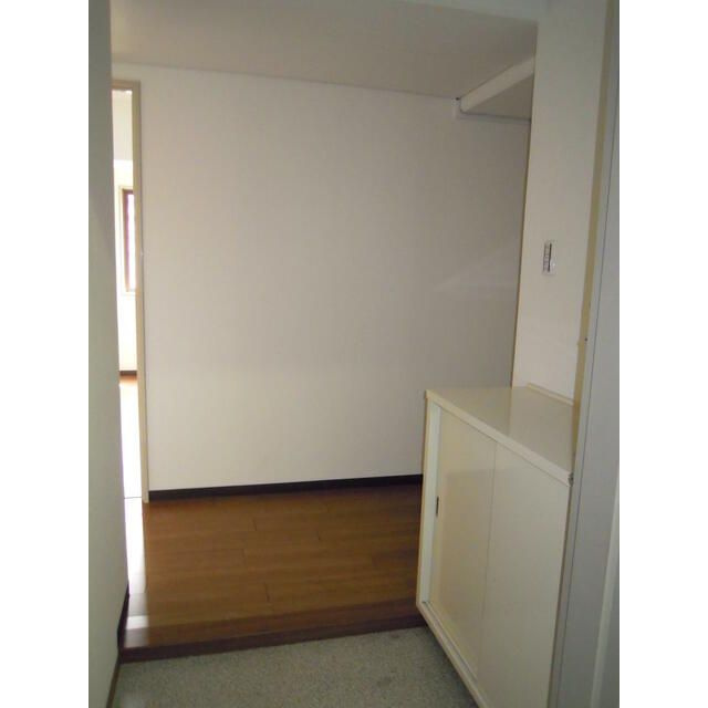 本郷七番館の玄関