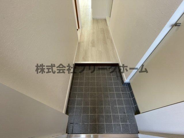 三鷹市上連雀２丁目の賃貸マンションの玄関