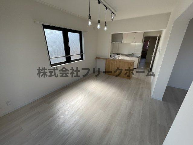 三鷹市上連雀２丁目の賃貸マンションの居間・リビング