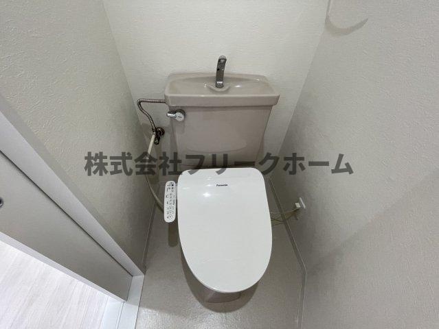 三鷹市上連雀２丁目の賃貸マンションのトイレ