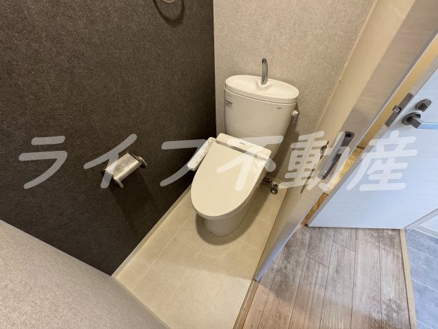 フォレストグレイス深江橋Ⅱのトイレ|落ち着いた色調のトイレです