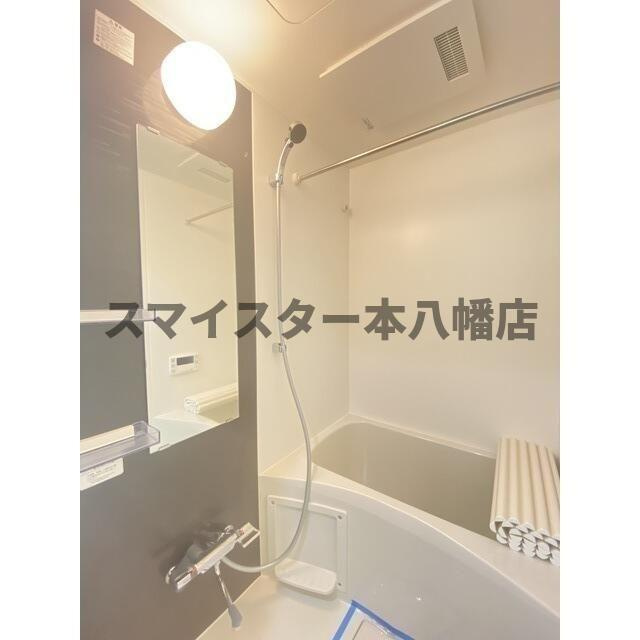 ラクラス市川の浴室